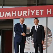 Başkan Erdoğan CHP Genel Merkezi’nde Özgür Özel ile bir araya geldi! 18 yıl sonra kritik ziyaret... İlk kareler geldi