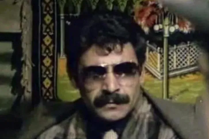 1706280821147.jpeg Türk sinemasının kötü adamı Hikmet Taşdemir son yolculuğuna uğurlandı! "Yeşilçam'ı var edenlerden biriydi"-2