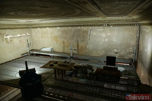 Dolmabahçe Sarayı'nda yapılan restorasyonda yüz yıllık gazete kupürleri bulundu - 5