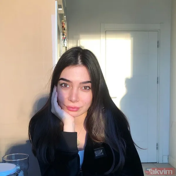 Alemin Kralı'nın Oben’i Birsu Demir sosyal medyayı yaktı kavurdu! Bikinili kano pozunu paylaştı Dua Lipa ile benzerliği… - 6