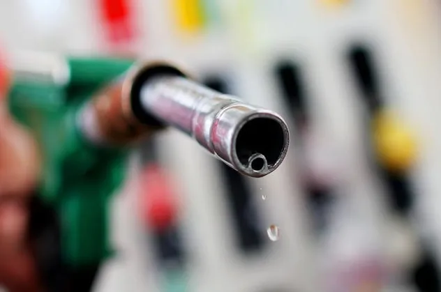 Benzin ve motorine zam beklentisi! Brent petroldeki dalgalanma pompayı vurdu