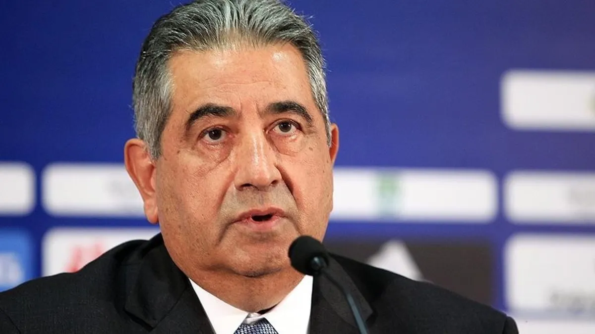 Mahmut Uslu, Ali Koç'a ateş püskürdü.