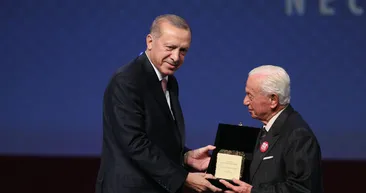 Necip Fazıl ödülleri sahiplerini buldu