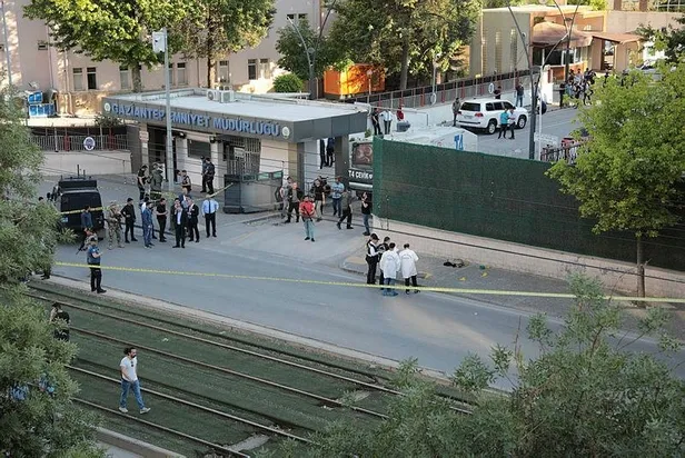 Gaziantep Emniyet Müdürlüğü önüne "sahte bomba düzeneği" ile gelen zanlı tutuklandı-1
