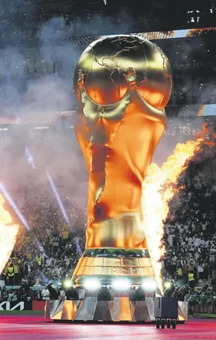 2022 Dünya Kupası'nın açılış töreni muhteşem sahne performansları ve gösterilerle göz kamaştırdı