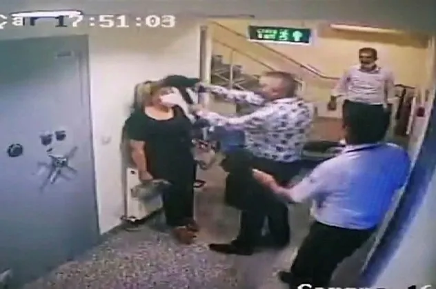 Kadın çalışanın başına silah dayayan banka müdürünün cezası belli oldu