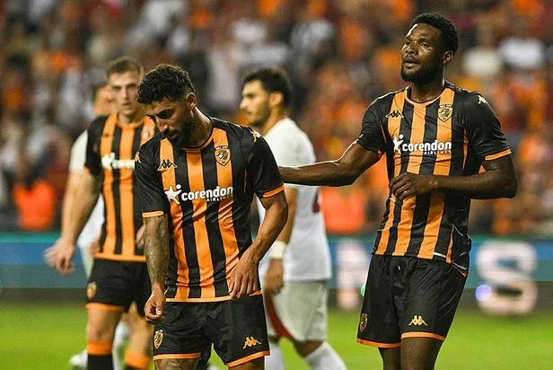 galatasaray-hazirlik-macinda-ingiltere-championship-ekibi-hull-cityye-4-3-yenildi-1688587050259.jpeg Galatasaray hazırlık maçında İngiltere Championship ekibi Hull City'ye 4-3 yenildi-5