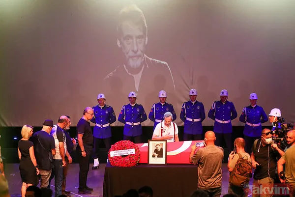 Civan Canova'ya veda! Cenaze töreninde ünlü oyuncular gözyaşlarına boğuldu: "Bizim yüreğimize bu acıyı koyup gitmeyecektin birader" - 5