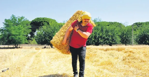 Manisa'da ilk ve ortaokul müdürü olan Yakup Ateş 250 öğrencisine işte böyle bakıyor