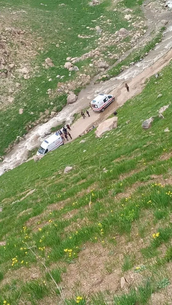 Hakkari'de korkunç son! Pancar toplarken düşen kadın hayatını kaybetti-1