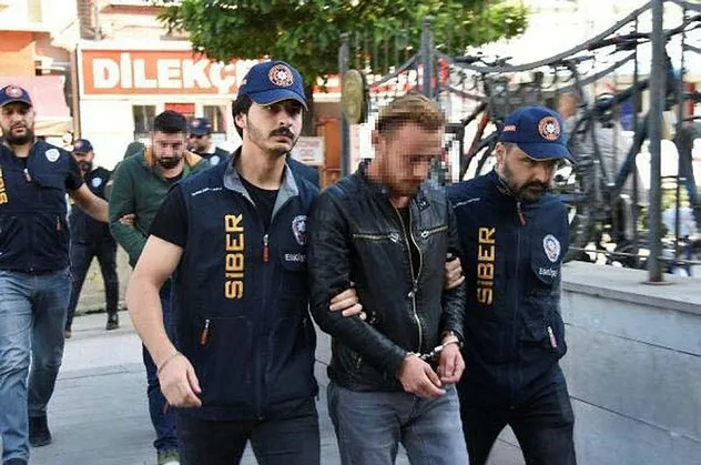 ATM farelerinden ‘papağan’ tuzağı! 3 şüpheli yakalandı
