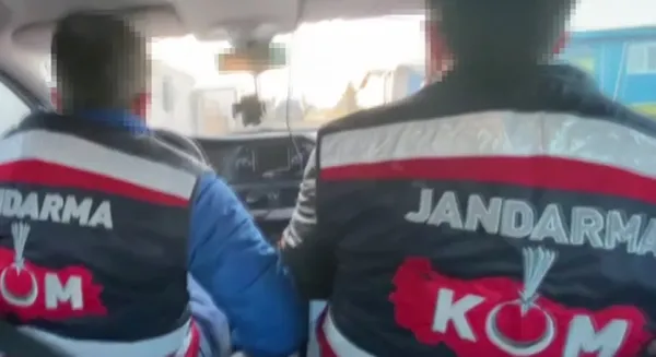 istanbulda-kacak-akaryakit-operasyonu-80-bin-litre-ele-gecirildi-1617692620697.jpg İstanbul'da kaçak akaryakıt operasyonu! 80 bin litre ele geçirildi-2