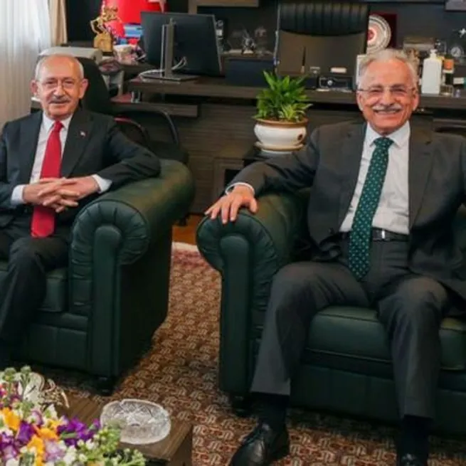 CHPde Kemal Kılıçdaroğluna karşı cephe alanların listesini Ekrem İmamoğlunun arkadaşı Fatih Portakal açıkladı: Olağan kurultaya kadar bu iş gitmez diyorlar