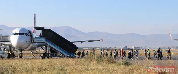 Hindistan uçağındaki bomba ihbarı asılsız çıktı! Yolcular kalkış saatini bekliyor - 2