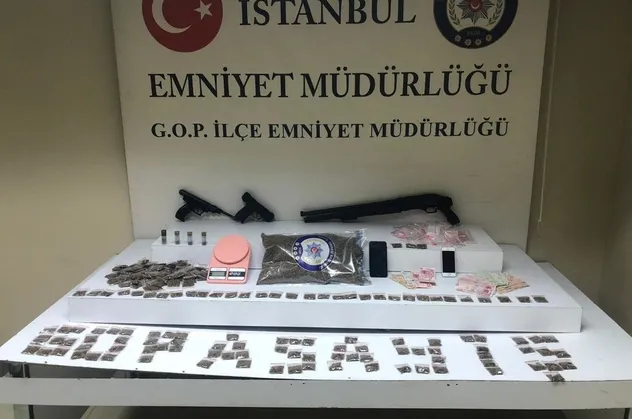 Gaziosmanpaşa’da zehir tacirlerine darbe! Motokuryeyi takibe alan polis, uyuşturucu şebekesini çökertti