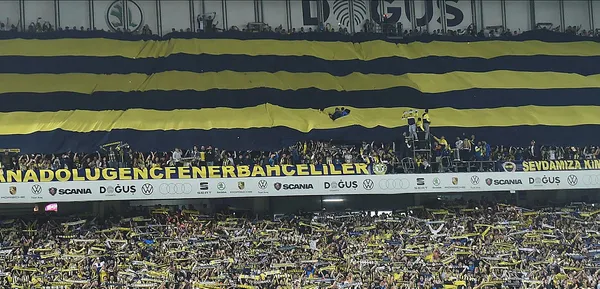 1654687722739.jpg Fenerbahçe'de 200 milyonluk beklenti-4
