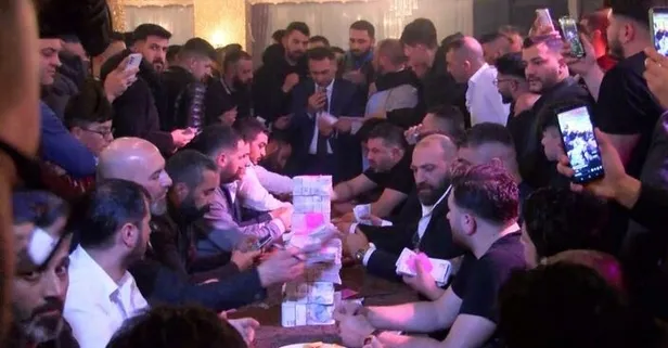 Aşiret sünnetinde dudak uçuklatan takı merasimi: Milyonlar havada uçuştu!