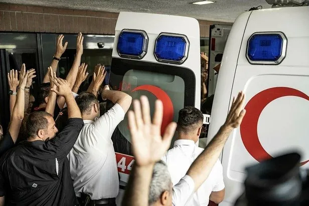 ali-sabanciya-kritik-operasyon-sosyetik-cift-yunanistanda-tekne-kazasi-gecirmisti-1695468288374.jpeg Deniz kazası geçiren Sabancı çiftinin sağlık durumuyla ilgili sıcak gelişme! Kritik operasyona alındı-6