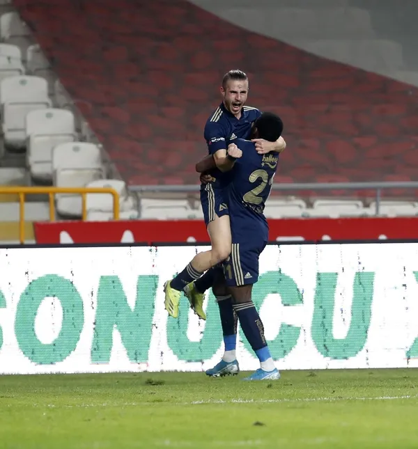 Evinde susan deplasmanda coşan Fenerbahçe, Konya’da 3 golle galibiyete uzandı-2
