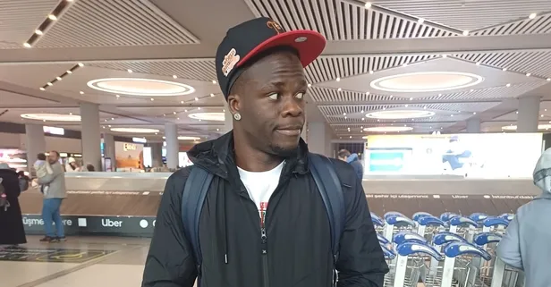 Beşiktaş'ın yeni transferi Junior Olaitan imza için İstanbul'da