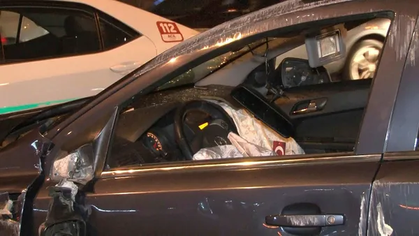 beylikduzunde-makas-atan-otomobil-takla-atti-1-yarali-1634942904040.jpg Makas atan otomobil dehşet saçtı: 1 yaralı-2