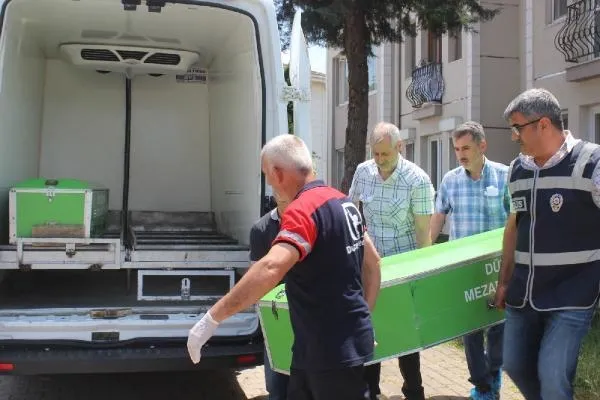 Düzce'de kan donduran olay: Ali Şeker evde tartıştığı eşi Nevriye Şeker’i boğarak öldürdü-2