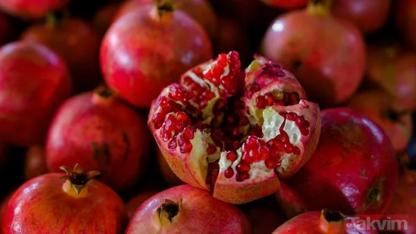 Nar kırma ritüeli nasıl yapılır? 21 Aralık kış dönümünde bolluk ve şans getirdiğine inanılıyor - 5