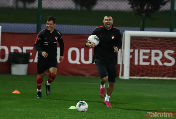 Fenerbahçe ve Milli Takımımızın kaptanı Emre Belözoğlu: Her Türk vatandaşı Barış Pınarı Harekatı'nı desteklemeli - 11