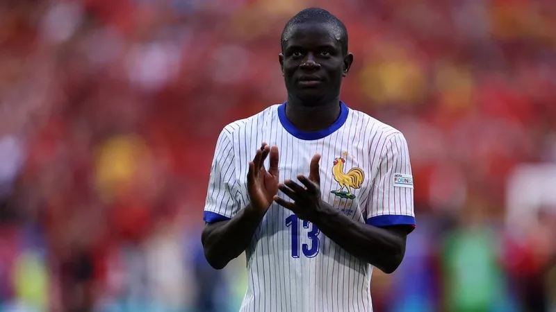 fenerbahceye-2-dunya-yildizi-kante-ve-nunez-1768284435512.jpeg Fenerbahçe'ye 2 dünya yıldızı! Kante ve Nunez-4