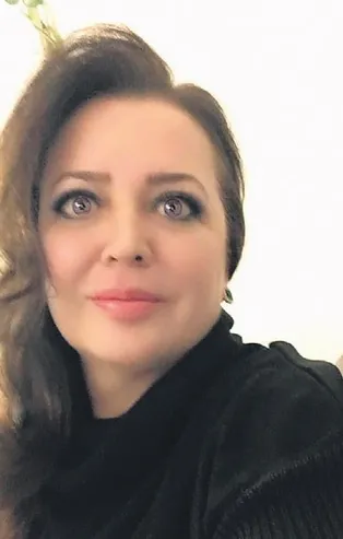 Hakim cüppeyi çıkarıp sanık oğlunu savunmaya başladı