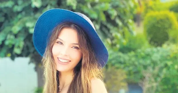 Güzel oyuncu Hatice Şendil'den havuz pozu!