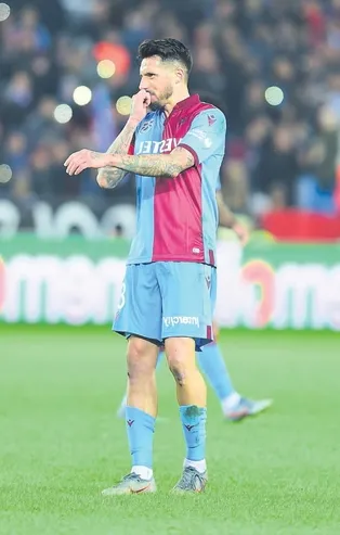 3 yıldızın menajerleri bekleniyor