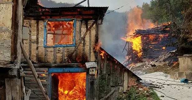 Son dakika: Kastamonu’da yangın felaketi! 8 ev alevler içinde