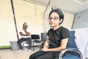 13 yaşındaki depremzede Verde, Çocuk İyilik Merkezi aracılığıyla bacak protezine kavuştu