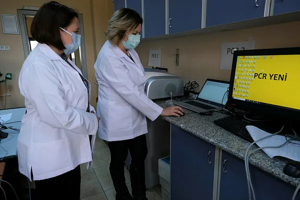 turkiyede-yapilan-arastirma-sinovac-asisinin-bagisikligi-yuzde-99-kuvvetlendirdigi-kanitlandi-1617651711045.jpg Türkiye'de yapılan araştırma... Sinovac aşısının bağışıklığı yüzde 99 kuvvetlendirdiği kanıtlandı-3