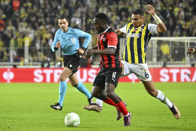 Fenerbahçe Spartak Trnava'yı farklı yendi liderliği kaptı! - 2