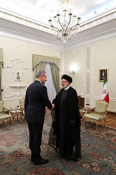 disisleri-bakani-hakan-fidan-iran-cumhurbaskani-ibrahim-reisi-ile-gorustu-1693812632427.jpeg