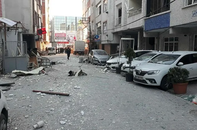 Esenyurt'ta korkutan patlama | Ortalık savaş alanına döndü