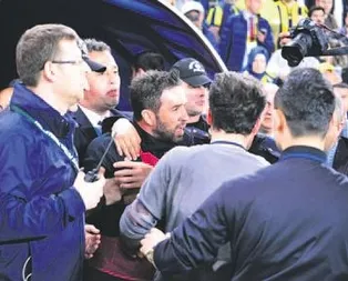 Sahaya dönelim mi hocam?