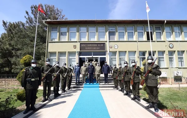 SON DAKİKA: Milli Savunma Bakanı Hulusi Akar ve TSK'nın komuta kademesi Gökçeada'da! Rüzgar Alayı'nı denetledi - 14