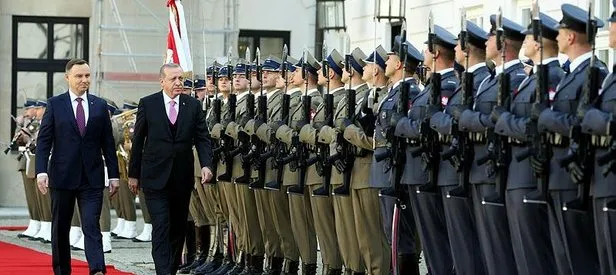 Polonya'ya giden Erdoğan'a bandodan sürpriz