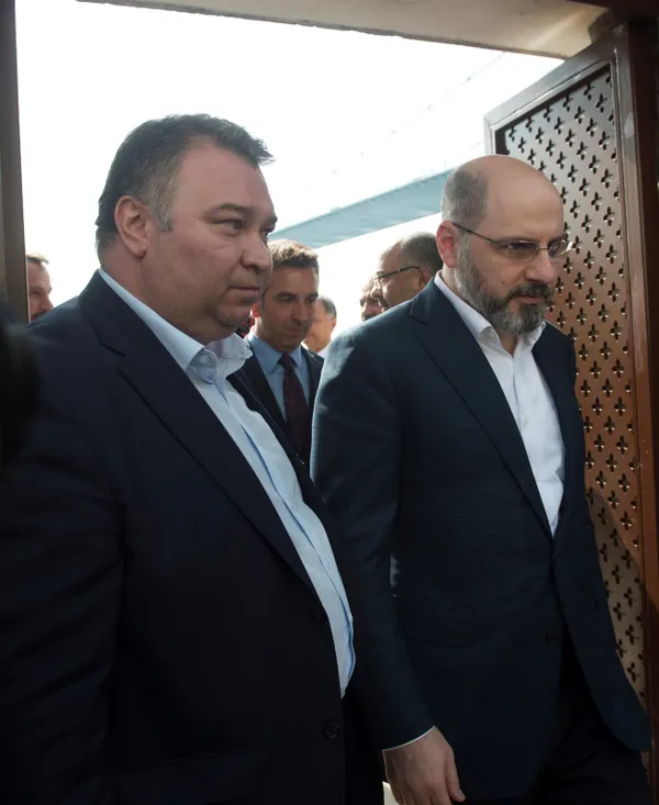 Bakan Berat Albayrak'tan Demirören Ailesine taziye ziyareti-2