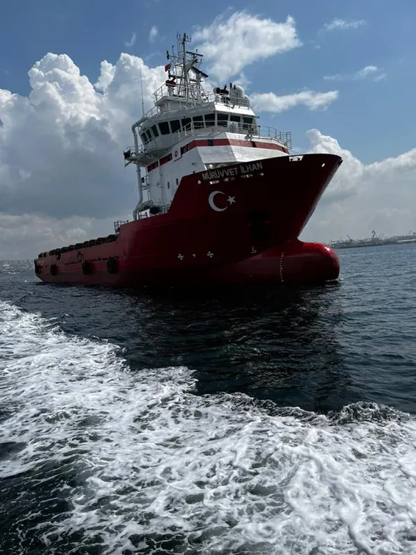 kanli-noel-sehitleri-murat-hakan-kutsi-ilhan-kardeslerin-isimlerinin-ardindan-anneleri-muruvvet-ilhanin-da-adi-1662219472177.jpg Kanlı Noel şehitleri Murat Hakan Kutsi İlhan kardeşlerin isimlerinin ardından anneleri Mürüvvet İlhan'ın da adı bir gemiye verildi-5