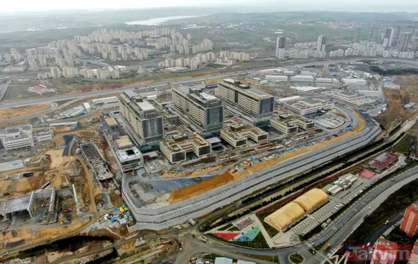 Ekrem İmamoğlu'nun başkan olduğu İBB bitmek üzere olan Kayaşehir Şehir Hastanesi’nin yol inşaatını durdurdu - 1