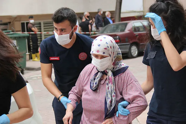 1602159846384.jpg Eli bıçaklı hırsız yaşlı kadını rehin aldı! Kocaeli'de hareketli dakikalar-4
