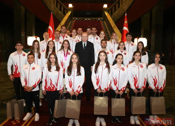 Başkan Erdoğan Avrupa ve dünya şampiyonalarında madalya alan cimnastikçileri kabul etti! - 9