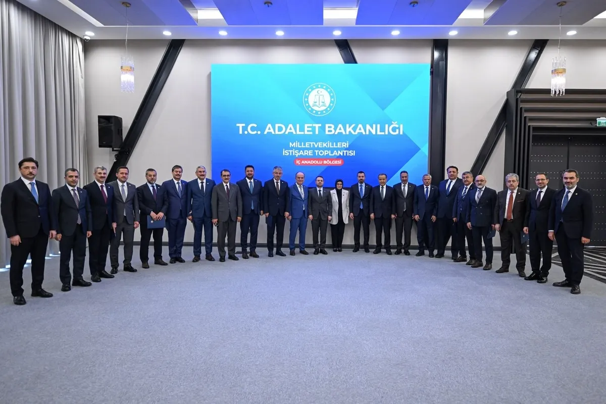 bakan-gurlek-duyurdu-bilirkisilik-sisteminde-koklu-degisiklik-geliyor-1781100228528.jpeg 12’nci Yargı Paketi’nde kritik düzenleme! Bilirkişilik sisteminde köklü değişiklik geliyor: Davaların hızlanması için yeni model-5