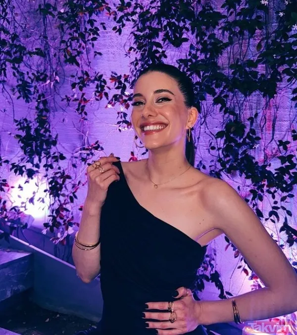 Bu yaz İtalya'nın Roma şehrine birlikte tatile giden ve bunu sosyal medya hesaplarından duyuran taze çift ilişkilerini ele güne böyle duyurmuştu.