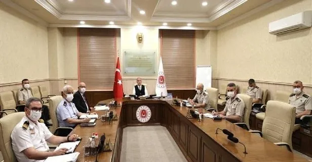 Milli Savunma Bakanı Hulusi Akar komutanlarla toplantı yaptı