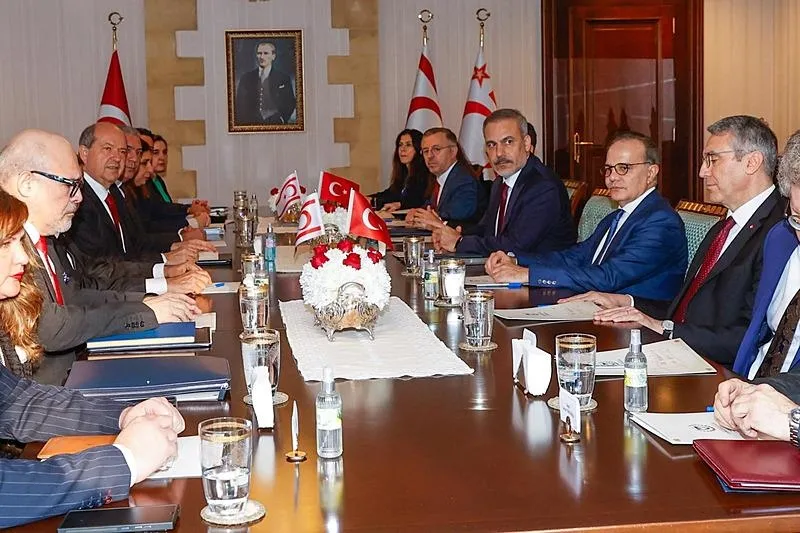 Kuzey Kıbrıs Türk Cumhuriyeti (KKTC) Cumhurbaşkanı Ersin Tatar, Dışişleri Bakanı Hakan Fidan'ı kabul etti. (İHA)